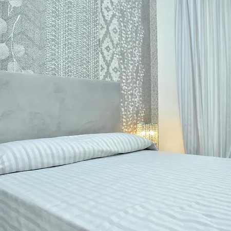 Intimate Seaside Perfect For Relaxing *