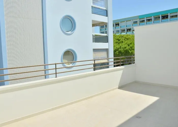 Intimate Seaside Perfect For Relaxing