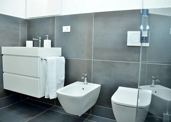 Intimate Seaside Perfect For Relaxing *