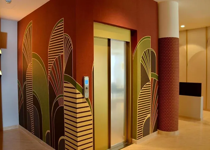 Intimate Seaside Perfect For Relaxing *