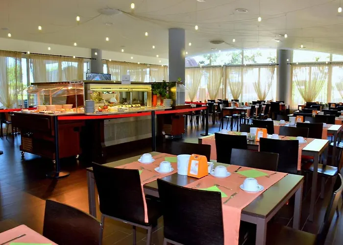 Intimate Seaside Perfect For Relaxing *